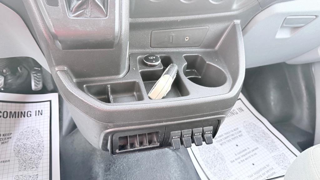 Ford Transit 250 Van Low Roof 60/40 Pass.130-in. WB 2016