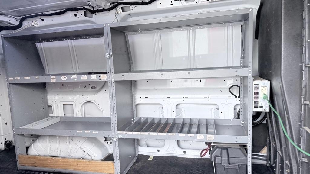 Ford Transit 250 Van Low Roof 60/40 Pass.130-in. WB 2016