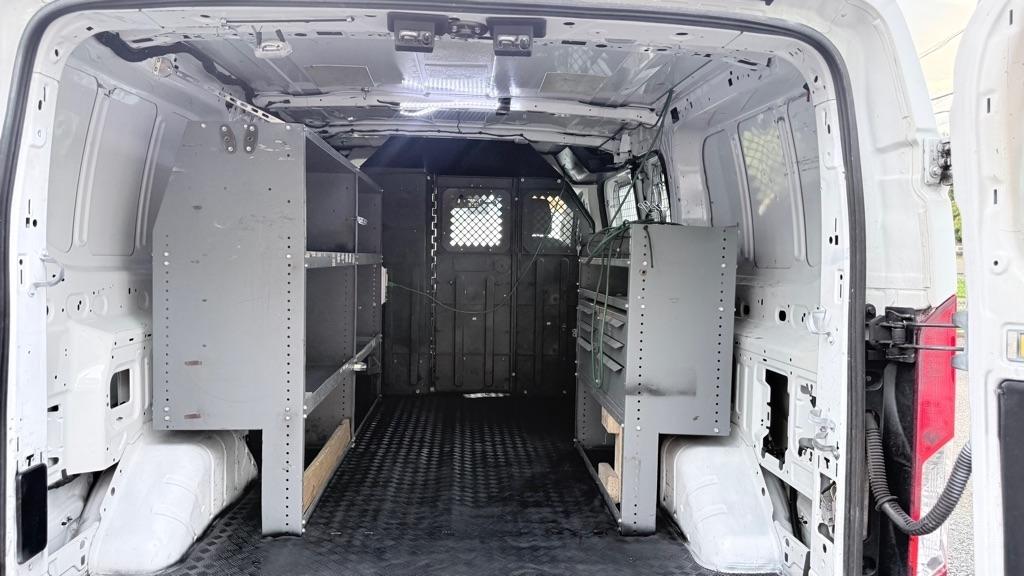 Ford Transit 250 Van Low Roof 60/40 Pass.130-in. WB 2016