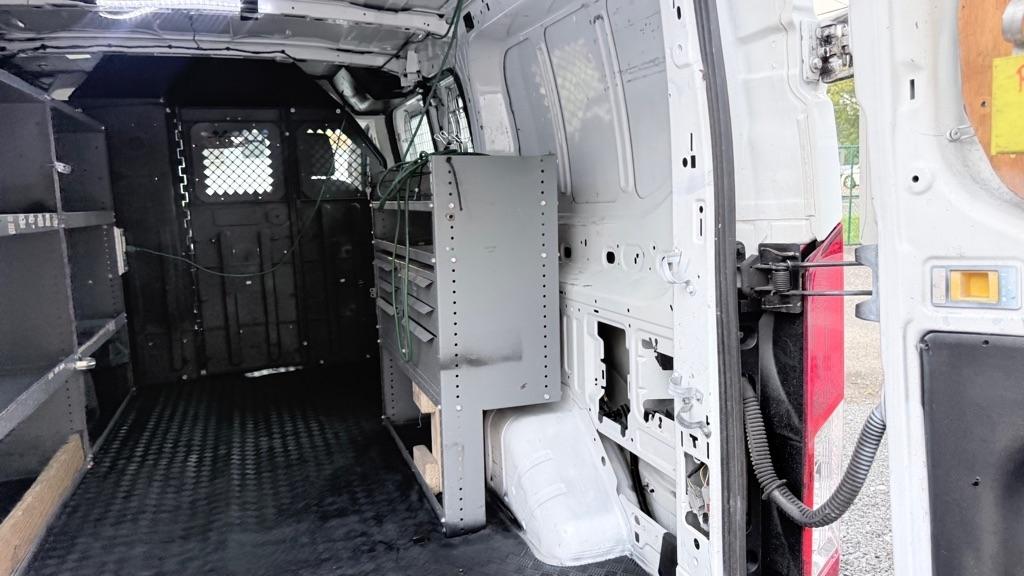 Ford Transit 250 Van Low Roof 60/40 Pass.130-in. WB 2016