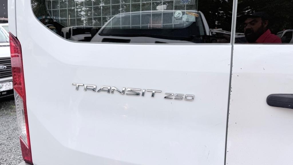 Ford Transit 250 Van Low Roof 60/40 Pass.130-in. WB 2016
