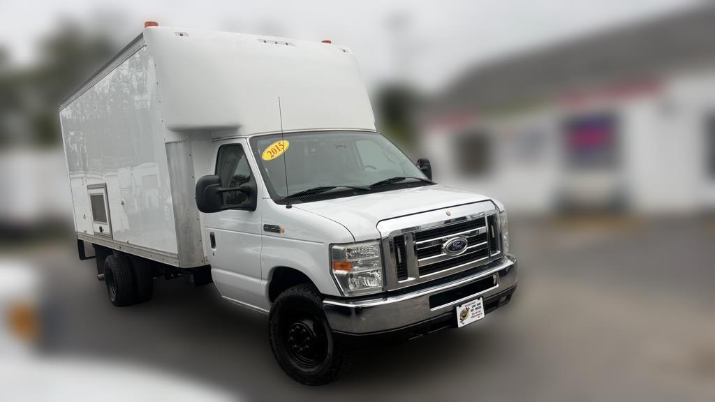 Ford Econoline E-450 Super Duty 176" DRW 2015