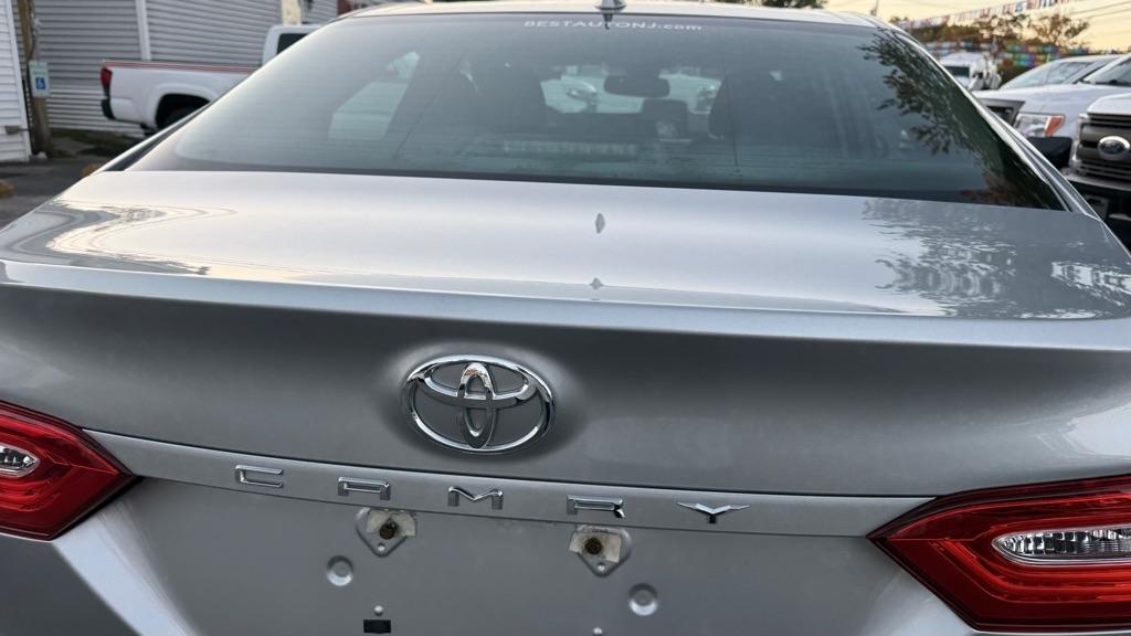 Toyota Camry LE Auto (Natl) 2020
