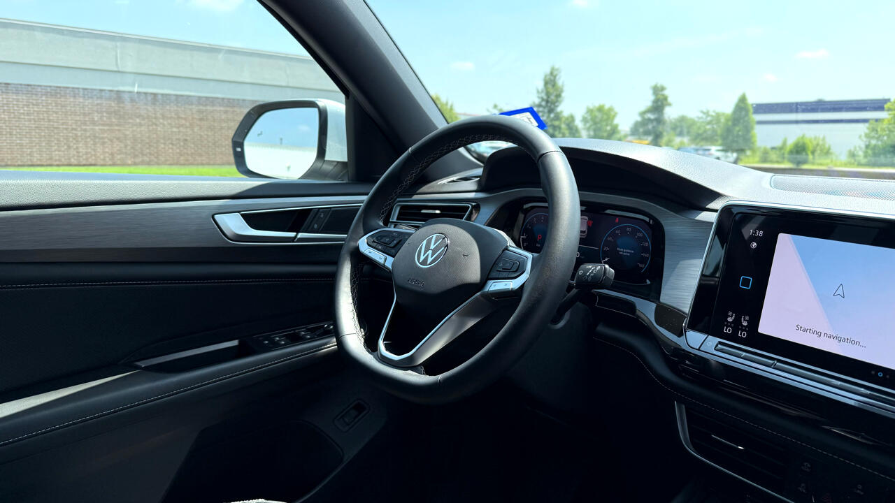 Volkswagen Atlas Cross Sport SE w/Technology 2025 Volkswagen Atlas Cross Sport SE w/Technology 2025