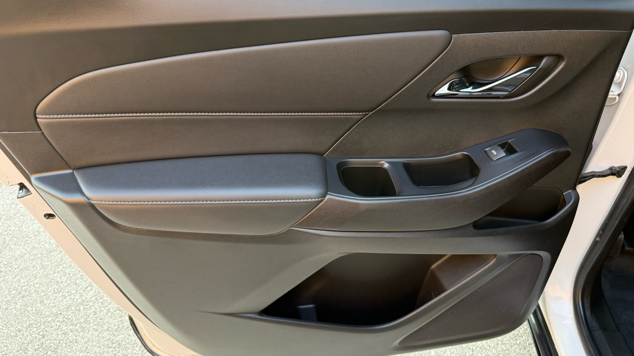 Chevrolet Traverse LT Leather FWD 2023 Chevrolet Traverse LT Leather FWD 2023