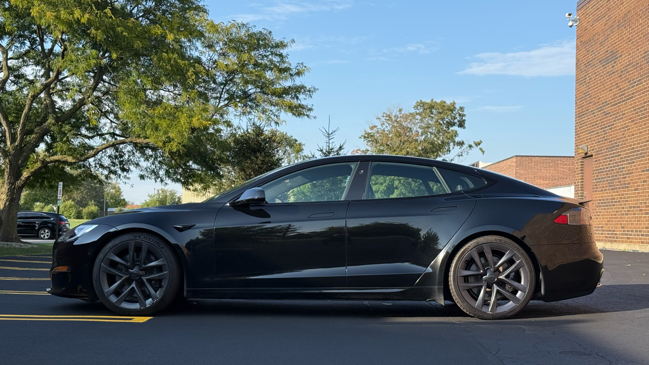 Tesla Model S Plaid AWD 2021 Tesla Model S Plaid AWD 2021