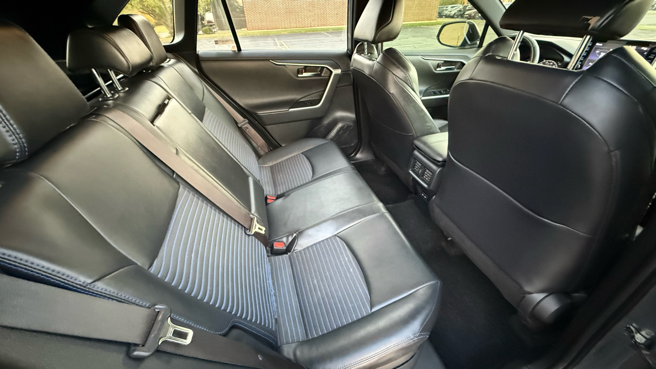 Toyota RAV4 Hybrid XSE 2022 Toyota RAV4 Hybrid XSE 2022