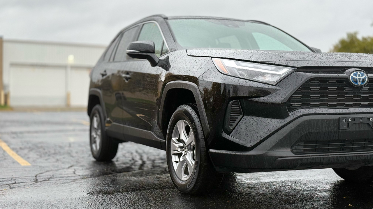 Toyota RAV4 Hybrid XLE 2024 Toyota RAV4 Hybrid XLE 2024