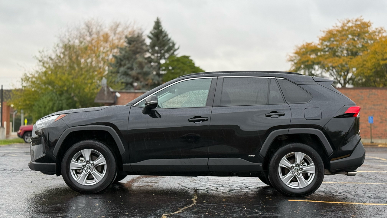 Toyota RAV4 Hybrid XLE 2024 Toyota RAV4 Hybrid XLE 2024