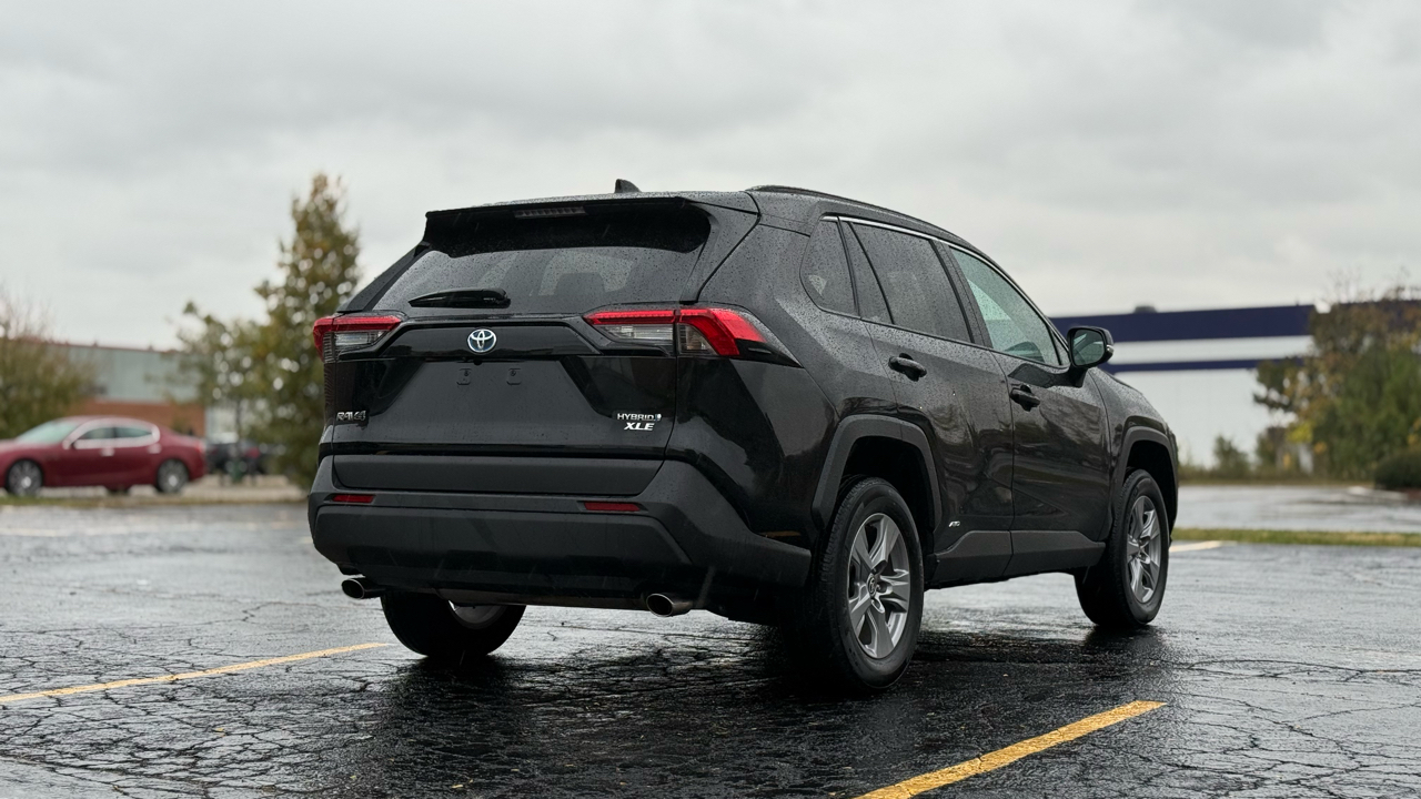 Toyota RAV4 Hybrid XLE 2024 Toyota RAV4 Hybrid XLE 2024