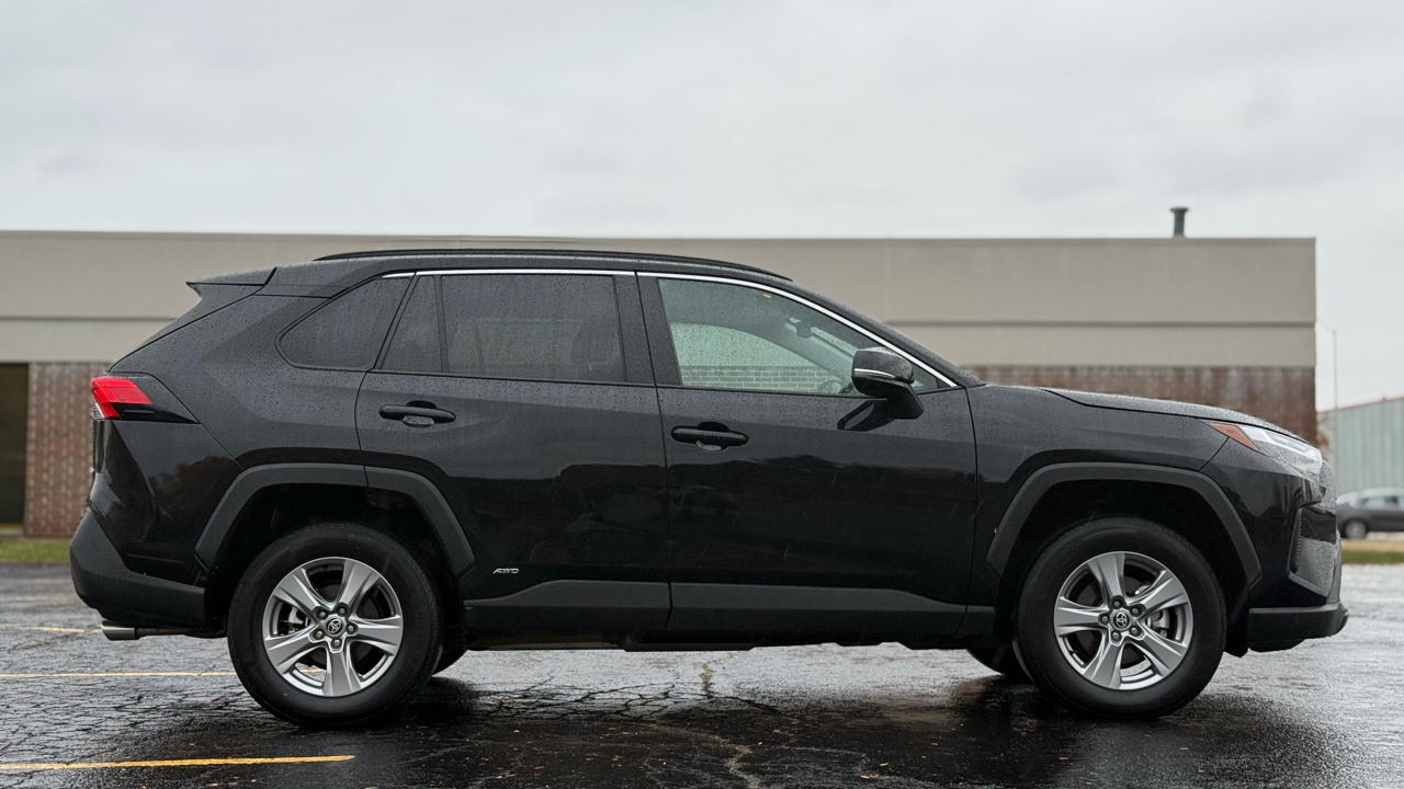 Toyota RAV4 Hybrid XLE 2024 Toyota RAV4 Hybrid XLE 2024