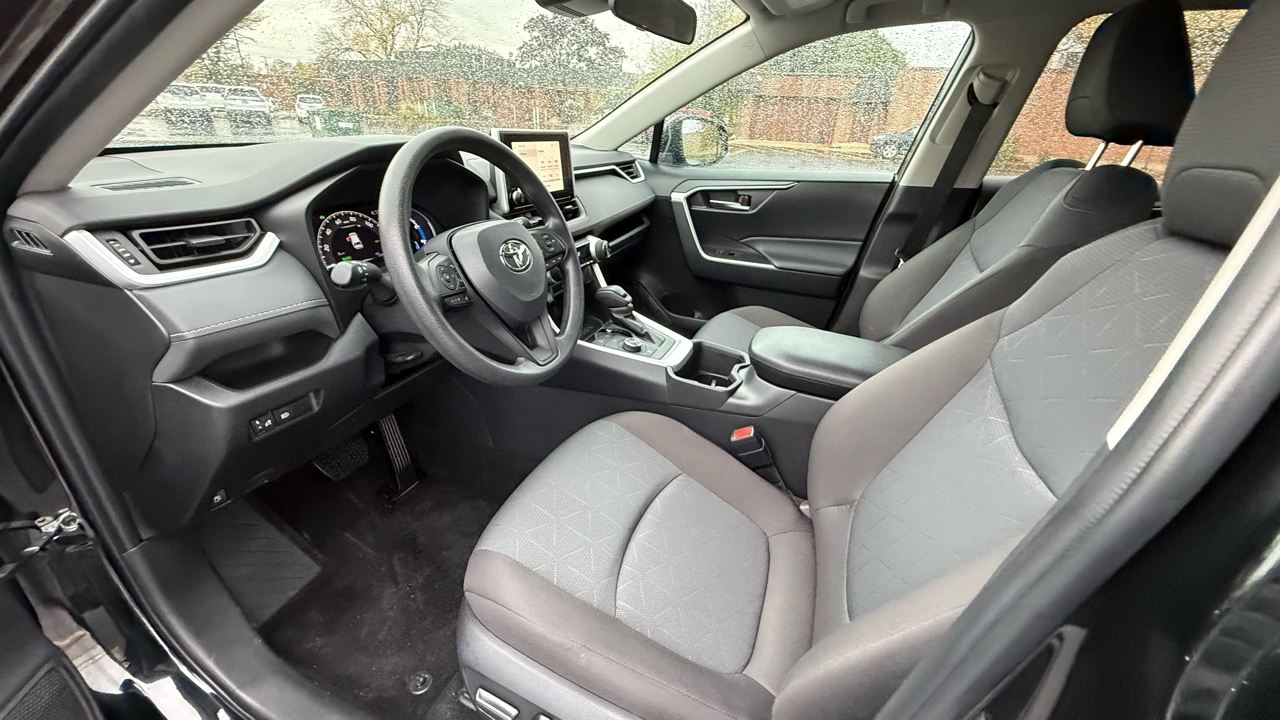 Toyota RAV4 Hybrid XLE 2024 Toyota RAV4 Hybrid XLE 2024