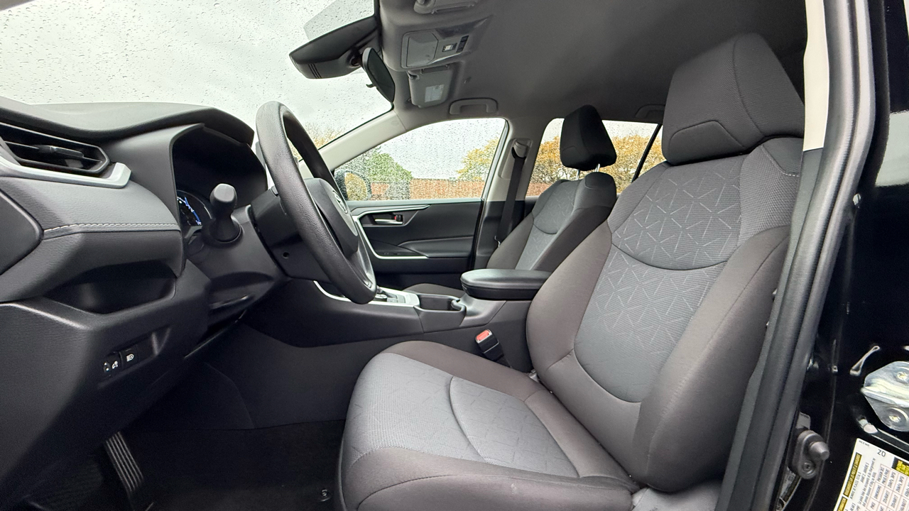 Toyota RAV4 Hybrid XLE 2024 Toyota RAV4 Hybrid XLE 2024