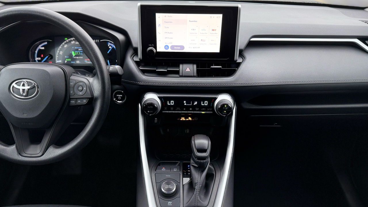 Toyota RAV4 Hybrid XLE 2024 Toyota RAV4 Hybrid XLE 2024