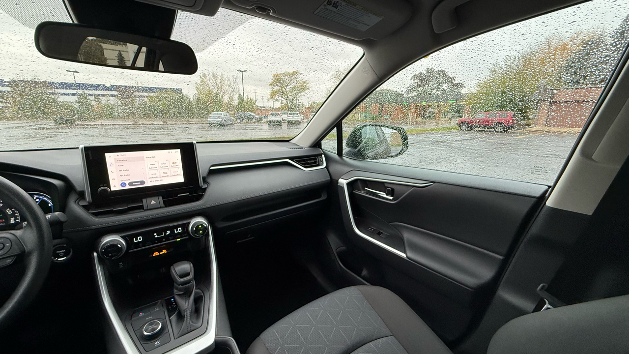 Toyota RAV4 Hybrid XLE 2024 Toyota RAV4 Hybrid XLE 2024