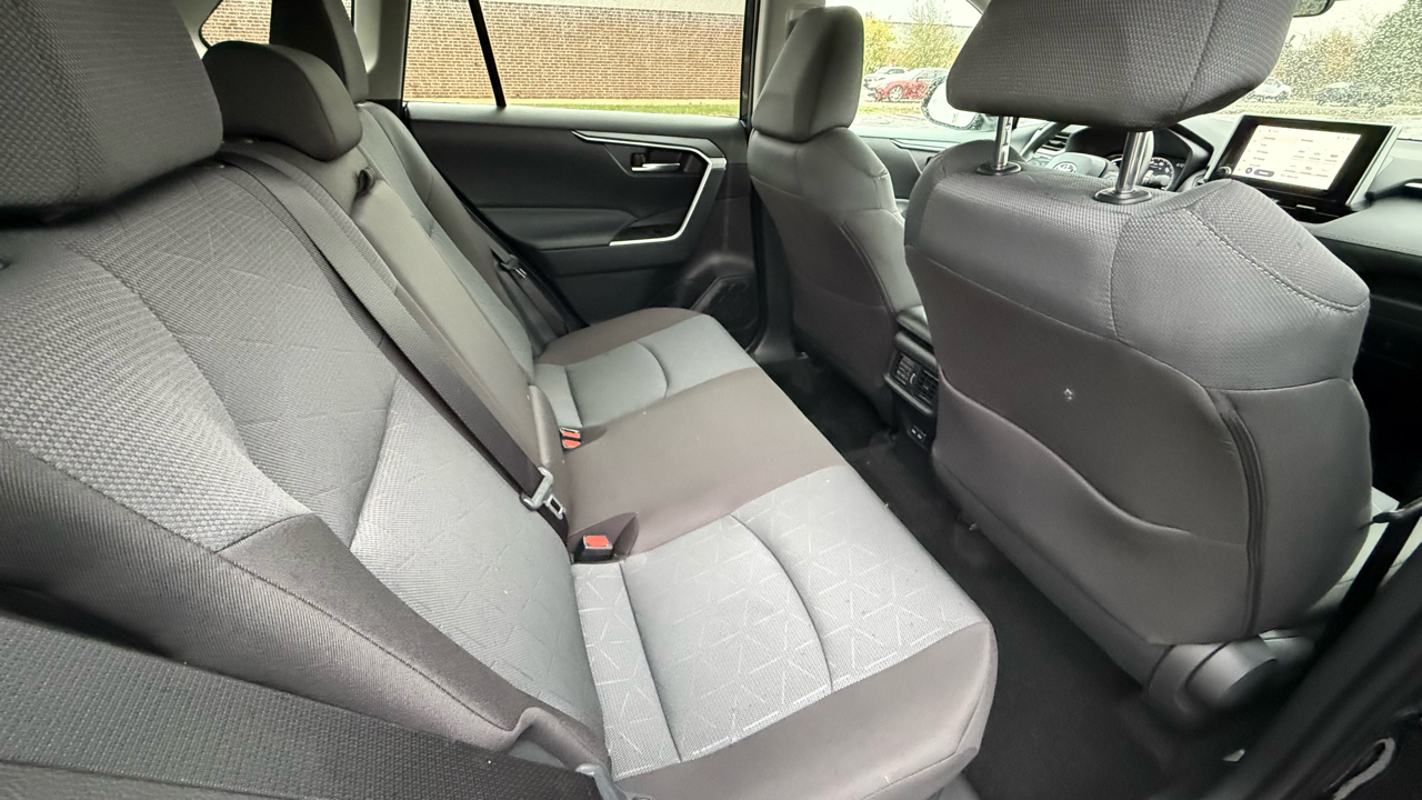 Toyota RAV4 Hybrid XLE 2024 Toyota RAV4 Hybrid XLE 2024