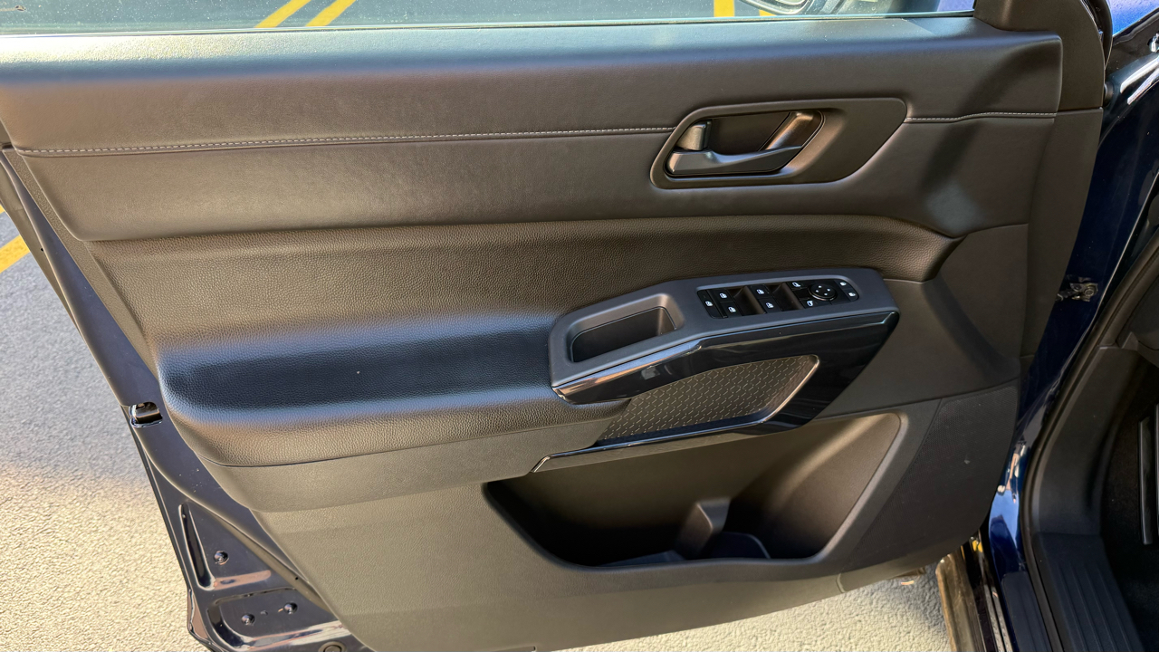 Nissan Pathfinder SV 2025 Nissan Pathfinder SV 2025