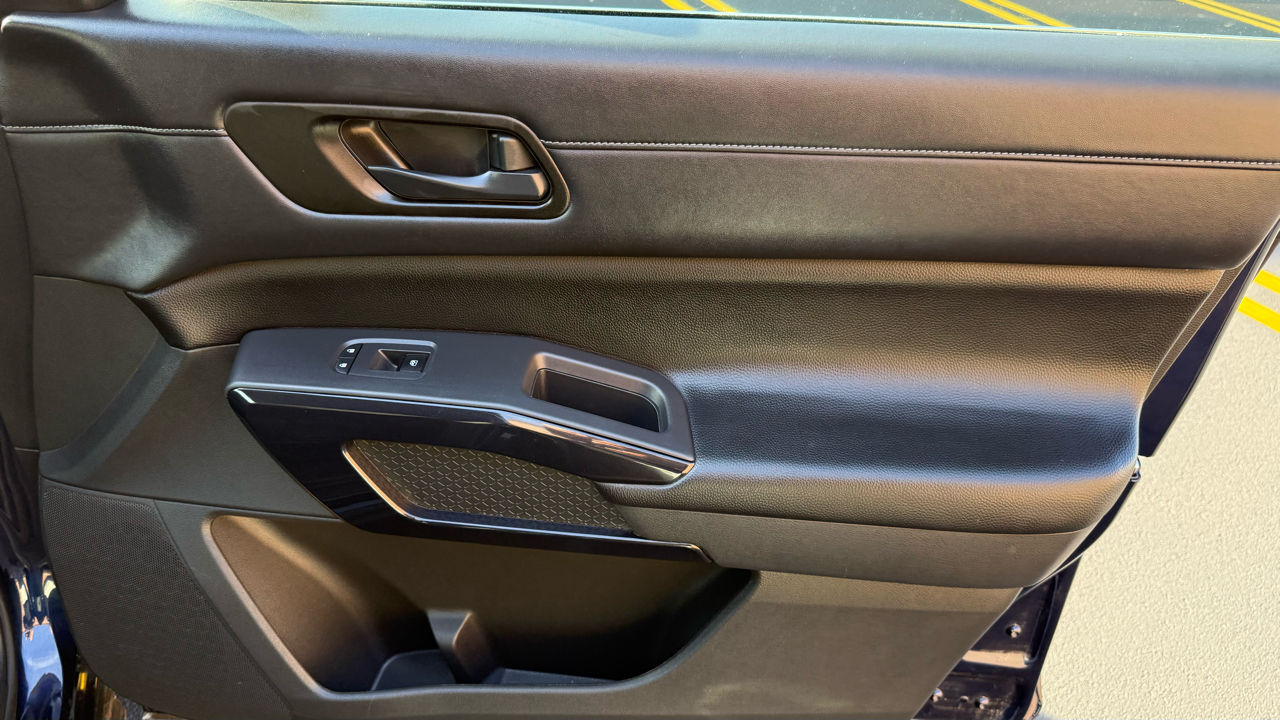 Nissan Pathfinder SV 2025 Nissan Pathfinder SV 2025