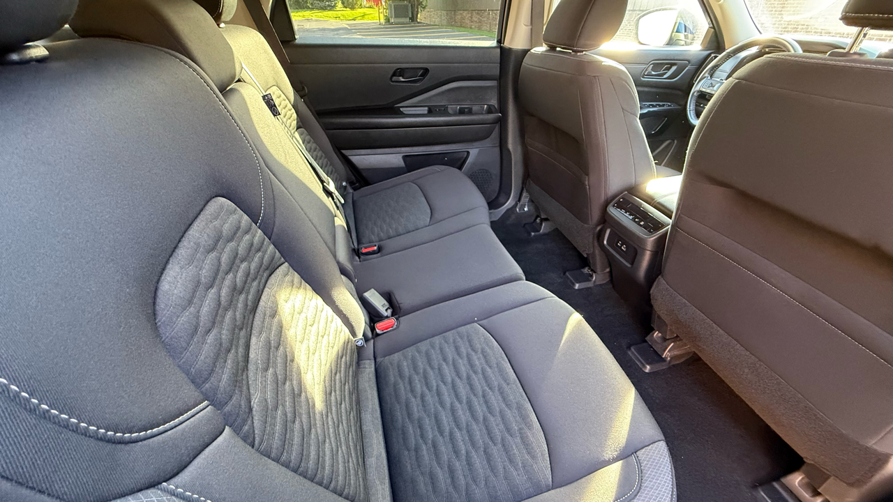 Nissan Pathfinder SV 2025 Nissan Pathfinder SV 2025