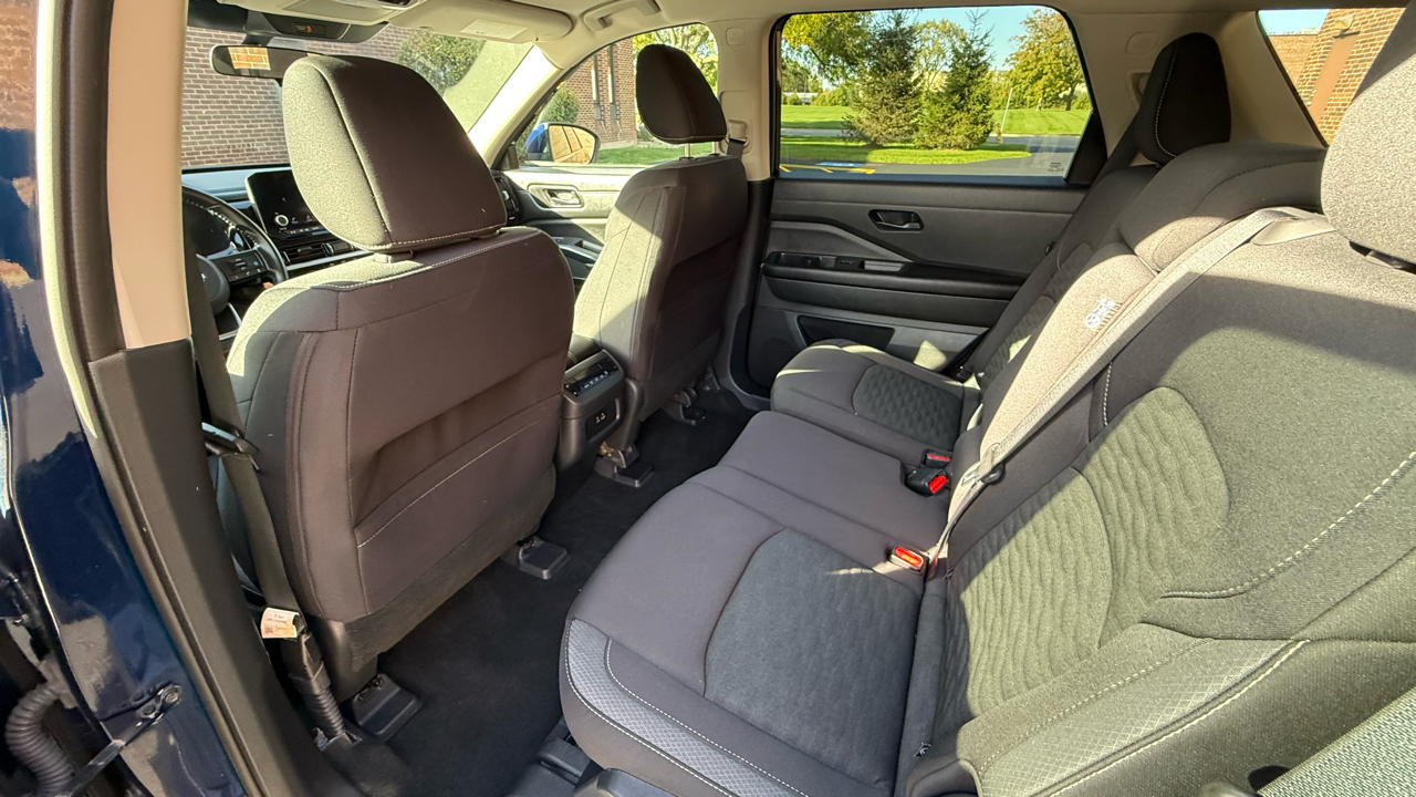 Nissan Pathfinder SV 2025 Nissan Pathfinder SV 2025