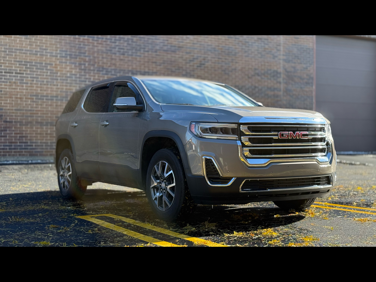 2023 GMC Acadia SLE's photo