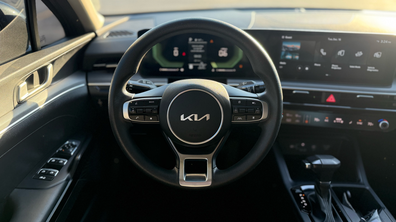 Kia K5 LXS 2025