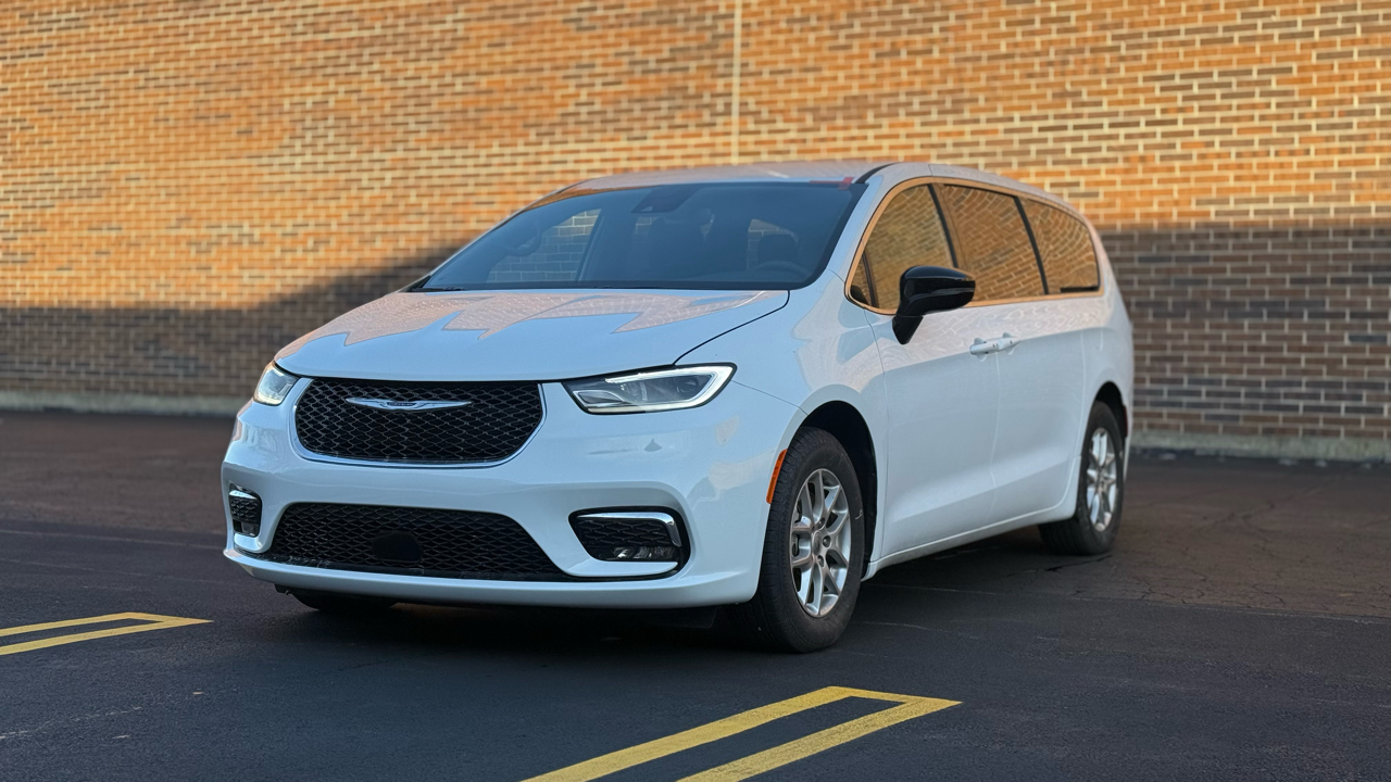 Chrysler Pacifica Select 2025