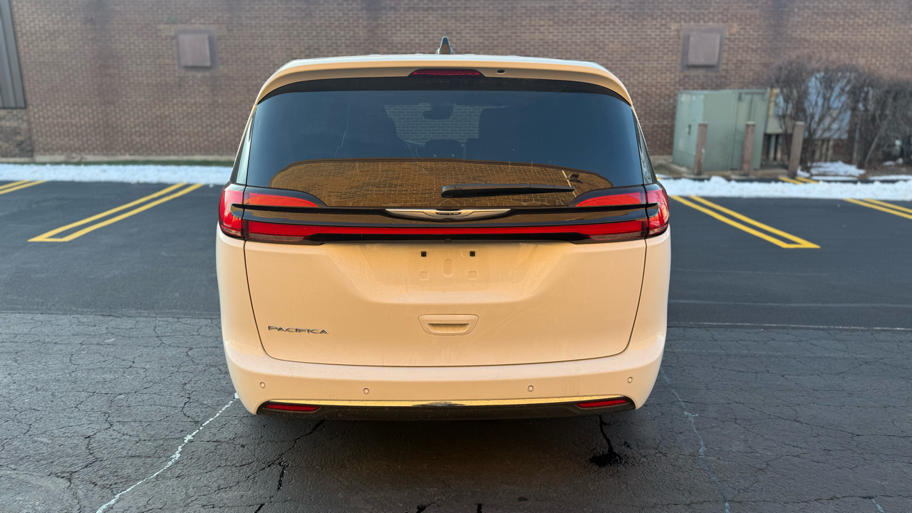Chrysler Pacifica Select 2025