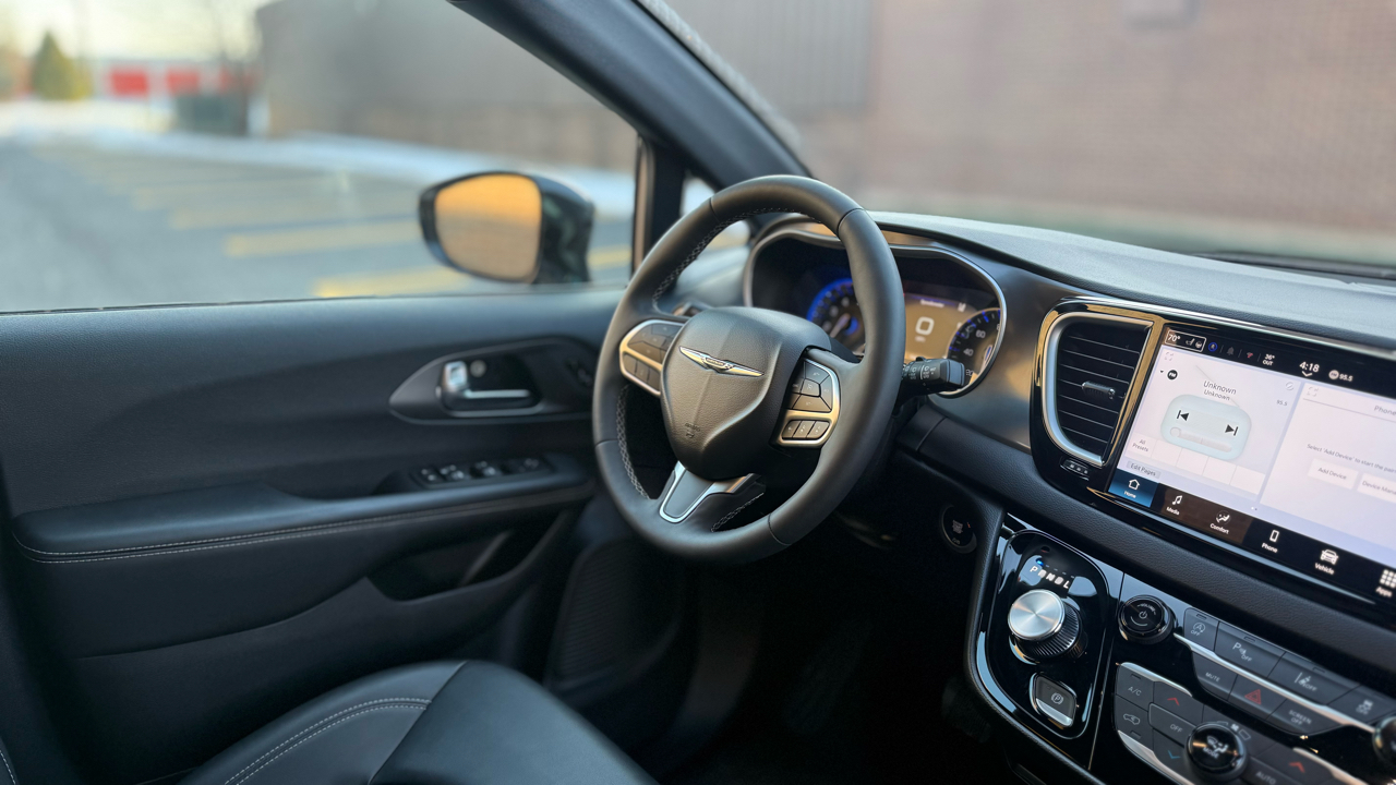 Chrysler Pacifica Select 2025