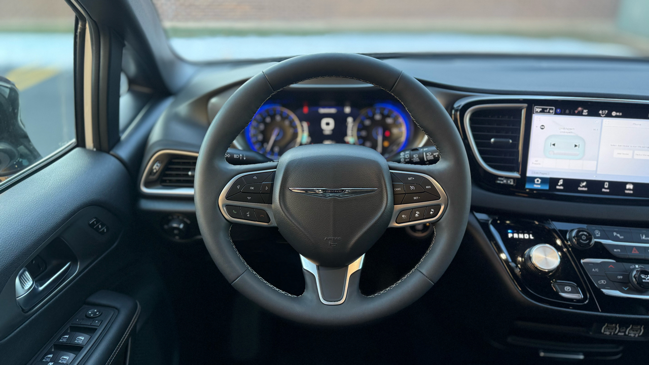 Chrysler Pacifica Select 2025