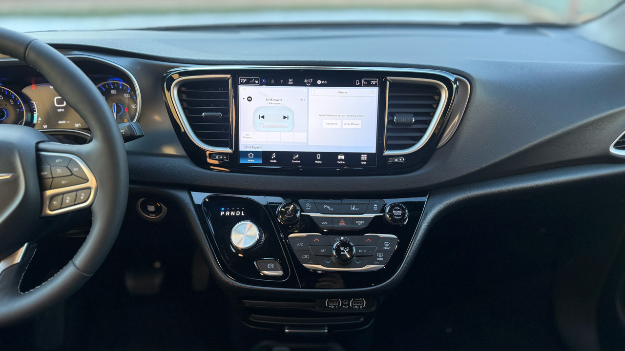 Chrysler Pacifica Select 2025