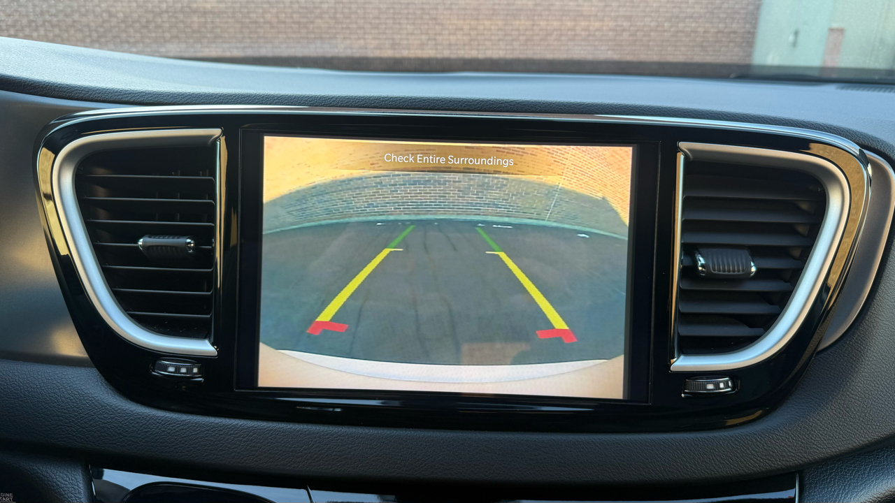 Chrysler Pacifica Select 2025