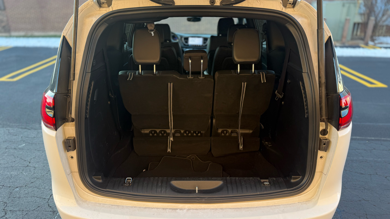 Chrysler Pacifica Select 2025