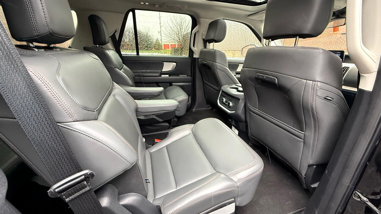 Ford Expedition Active 4WD 2025