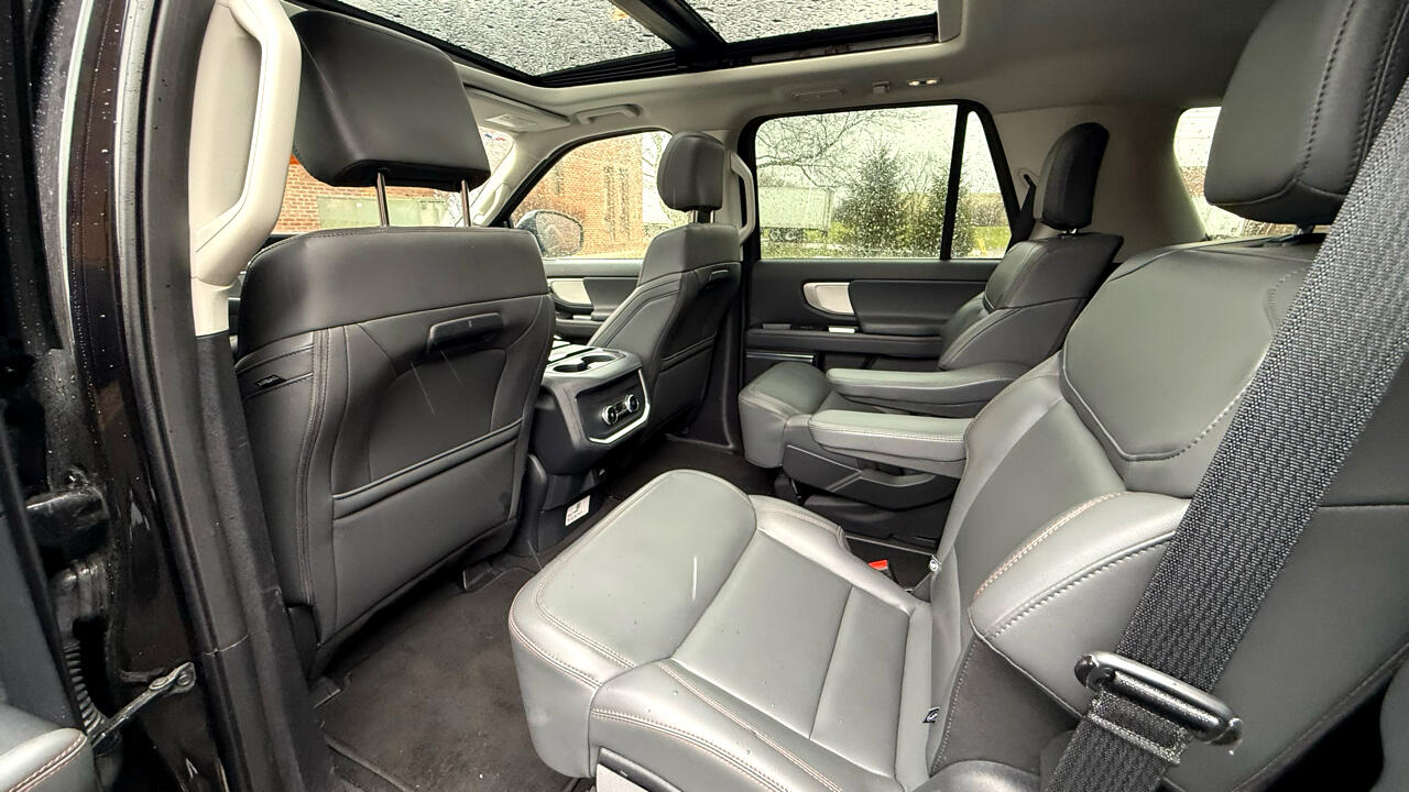 Ford Expedition Active 4WD 2025