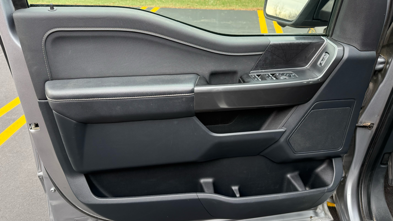 Ford F-150 Lariat SuperCrew 5.5-ft. Bed 4WD 2023