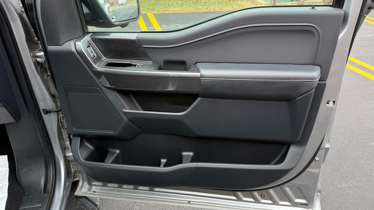 Ford F-150 Lariat SuperCrew 5.5-ft. Bed 4WD 2023