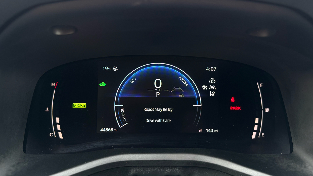 Toyota Camry Hybrid XLE 2025