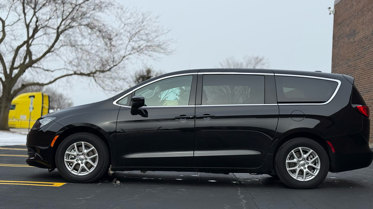 Chrysler Voyager LX 2024