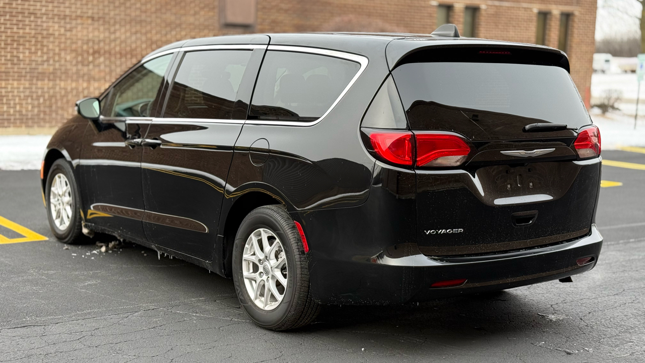 Chrysler Voyager LX 2024