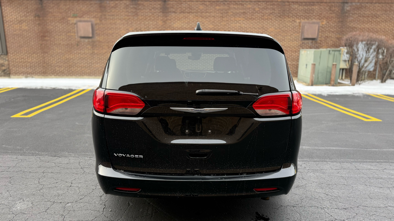 Chrysler Voyager LX 2024