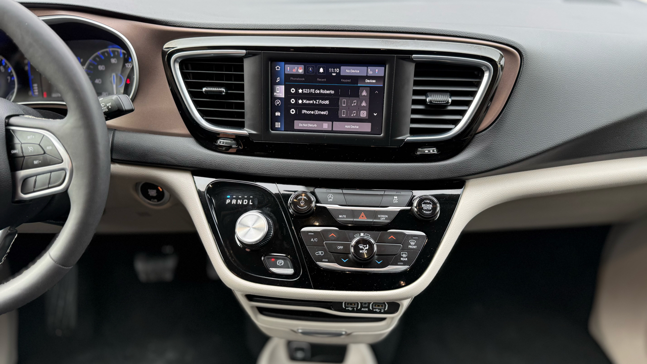 Chrysler Voyager LX 2024