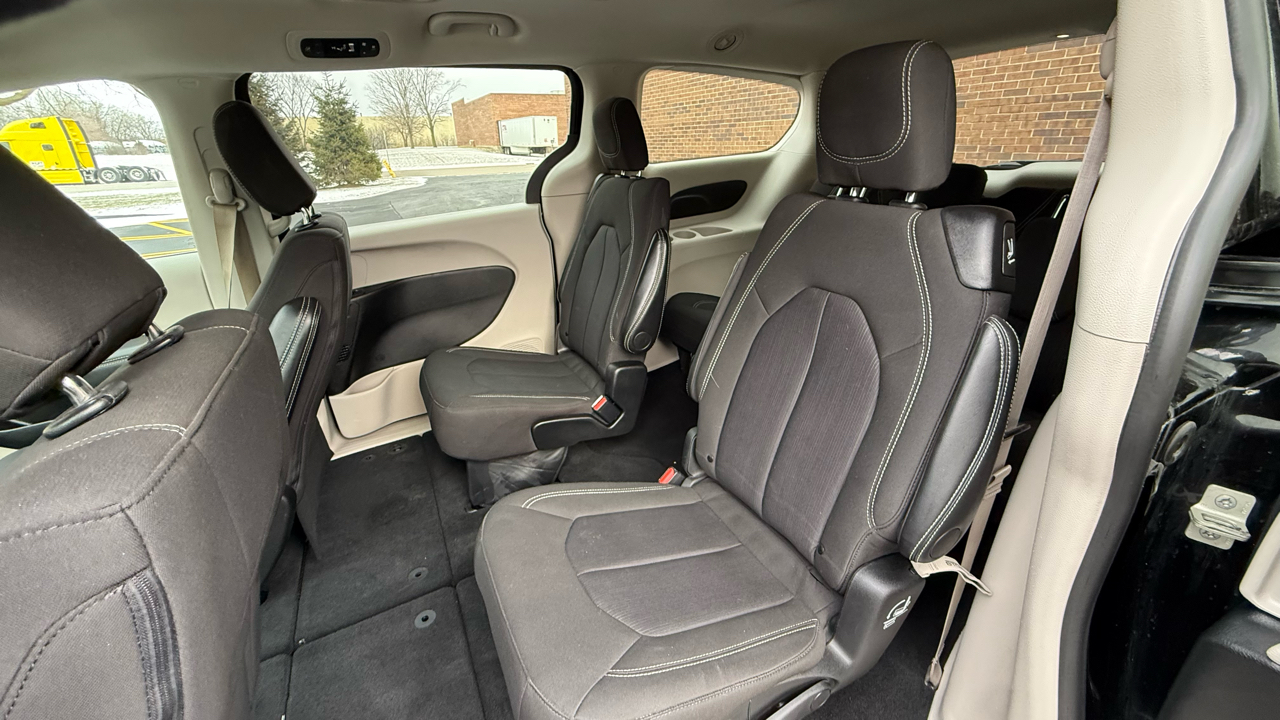 Chrysler Voyager LX 2024