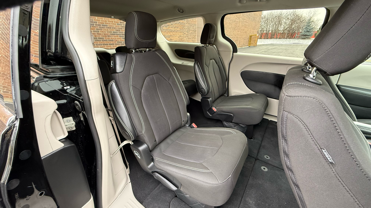 Chrysler Voyager LX 2024