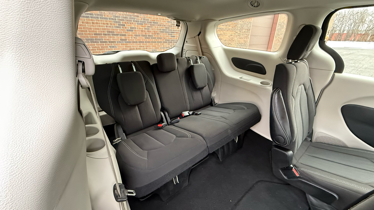 Chrysler Voyager LX 2024