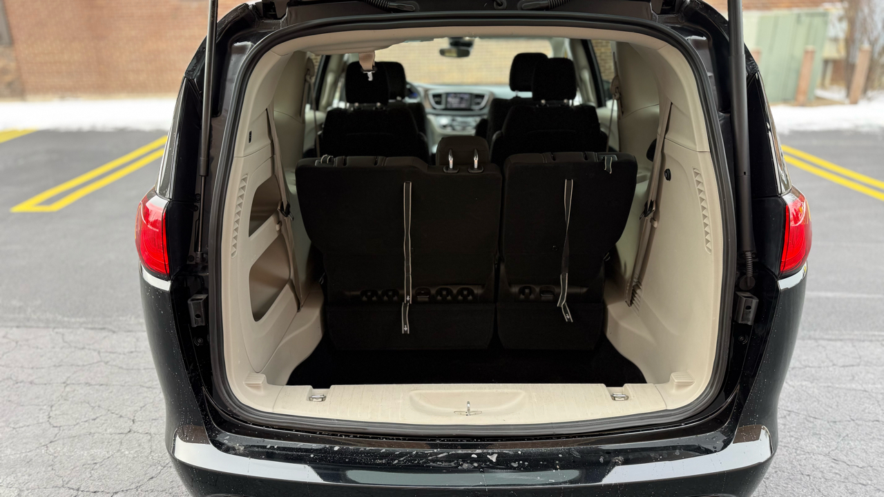 Chrysler Voyager LX 2024