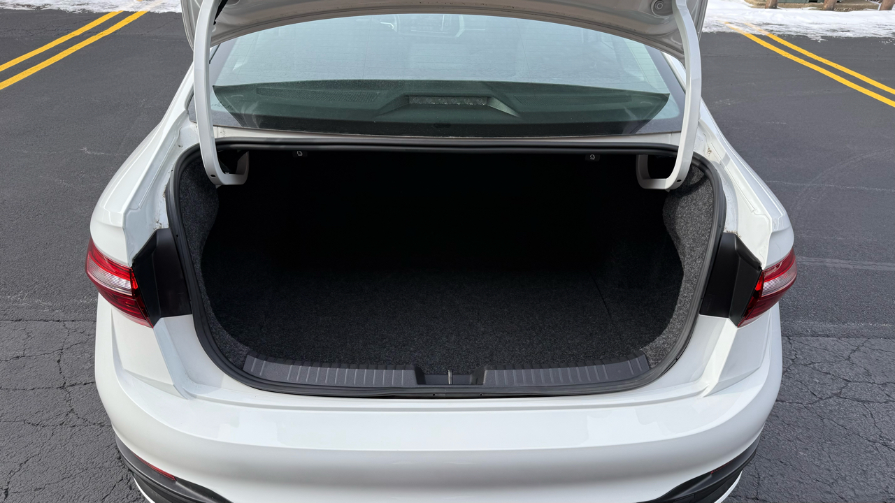 Volkswagen Jetta S 2024