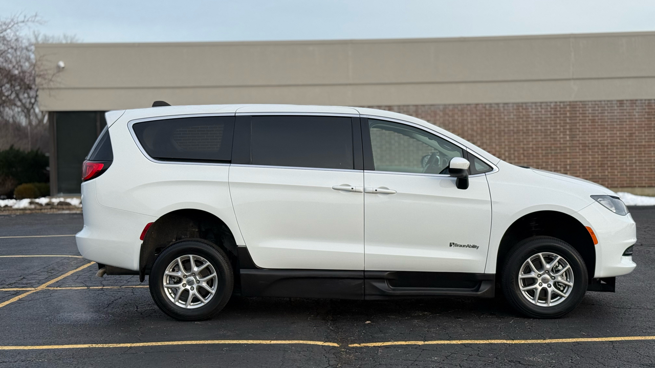 Chrysler Voyager LX 2023