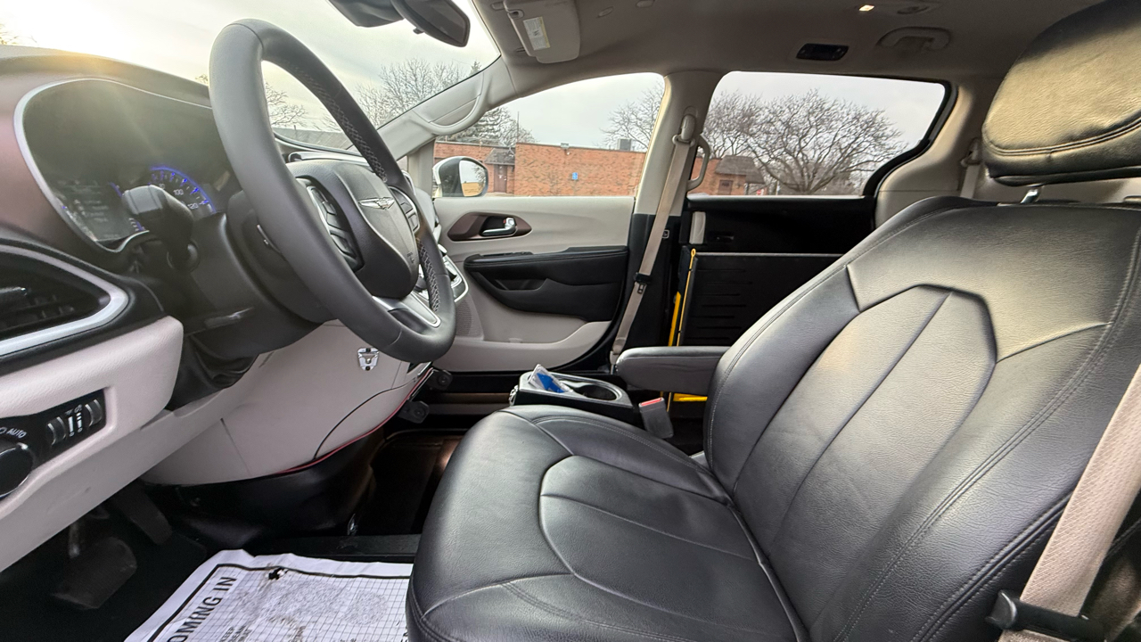 Chrysler Voyager LX 2023