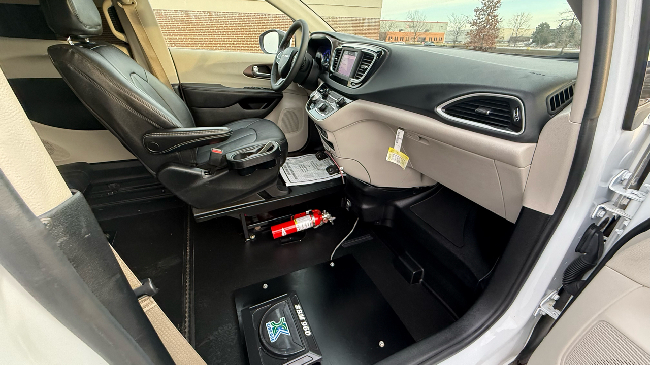 Chrysler Voyager LX 2023